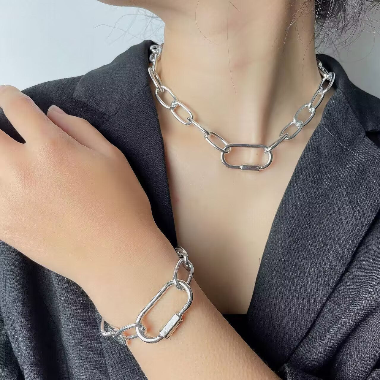 Simple Cross Thick Chain