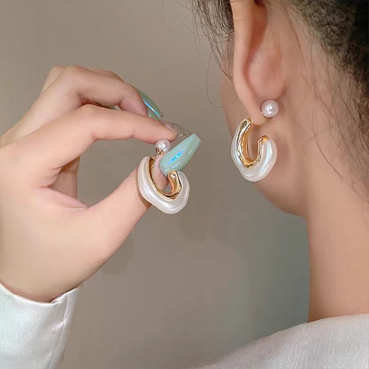 Geometric U-shaped Pearl
