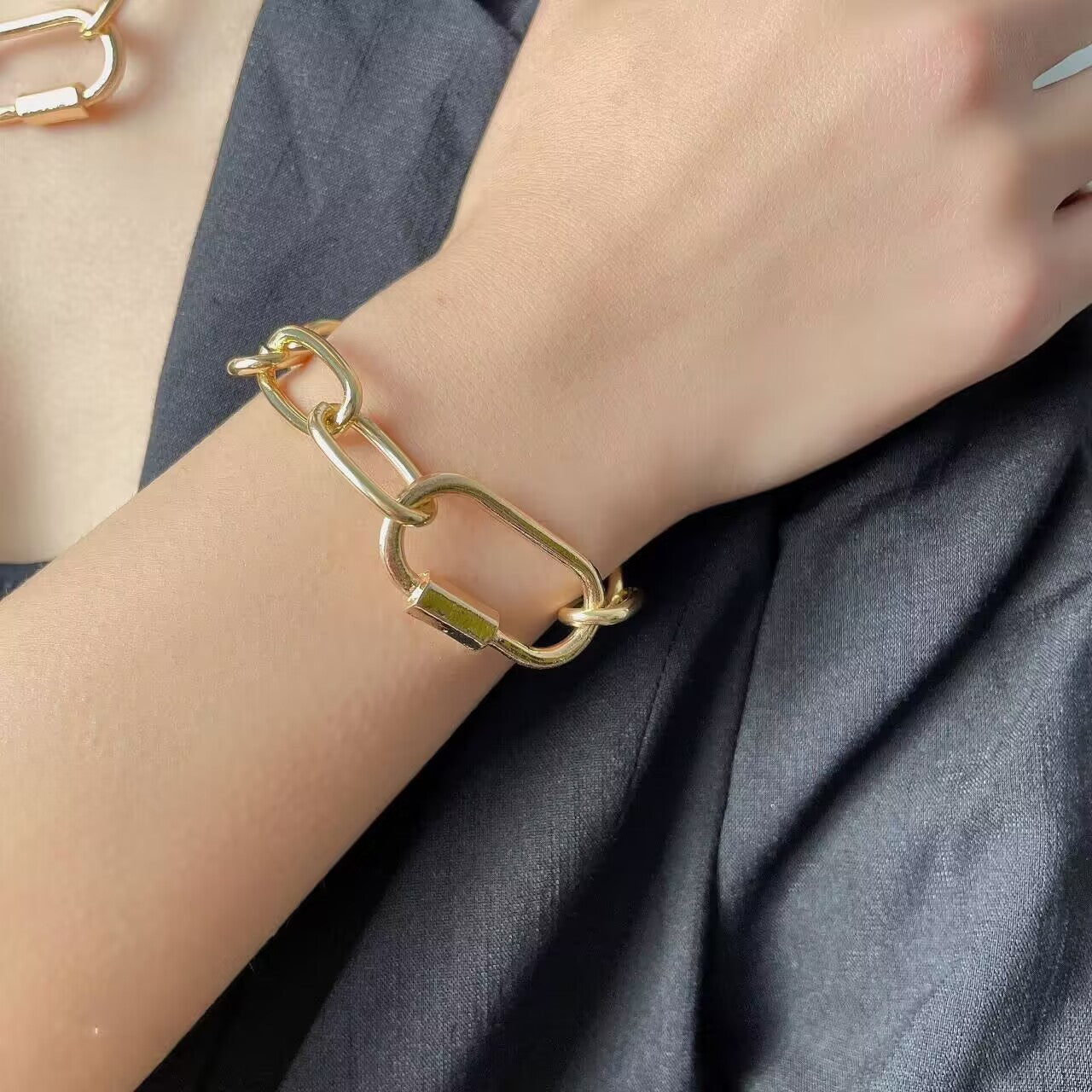 Simple Cross Thick Chain