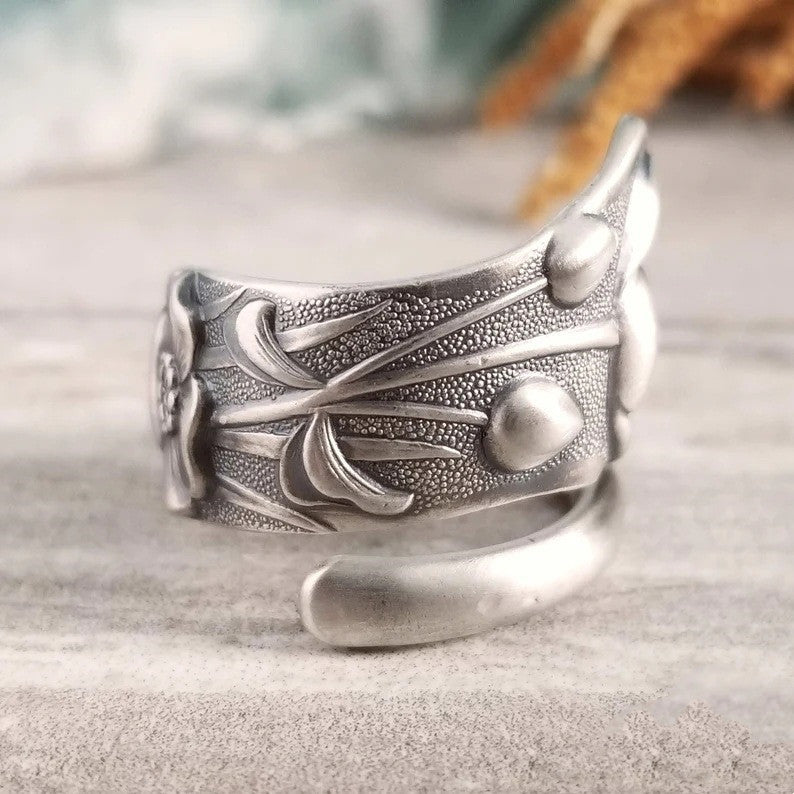 Simple Flowers Unique Women Ring