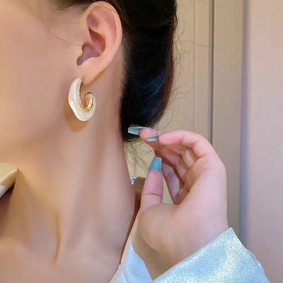 Geometric U-shaped Pearl