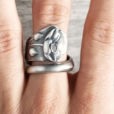 Simple Flowers Unique Women Ring